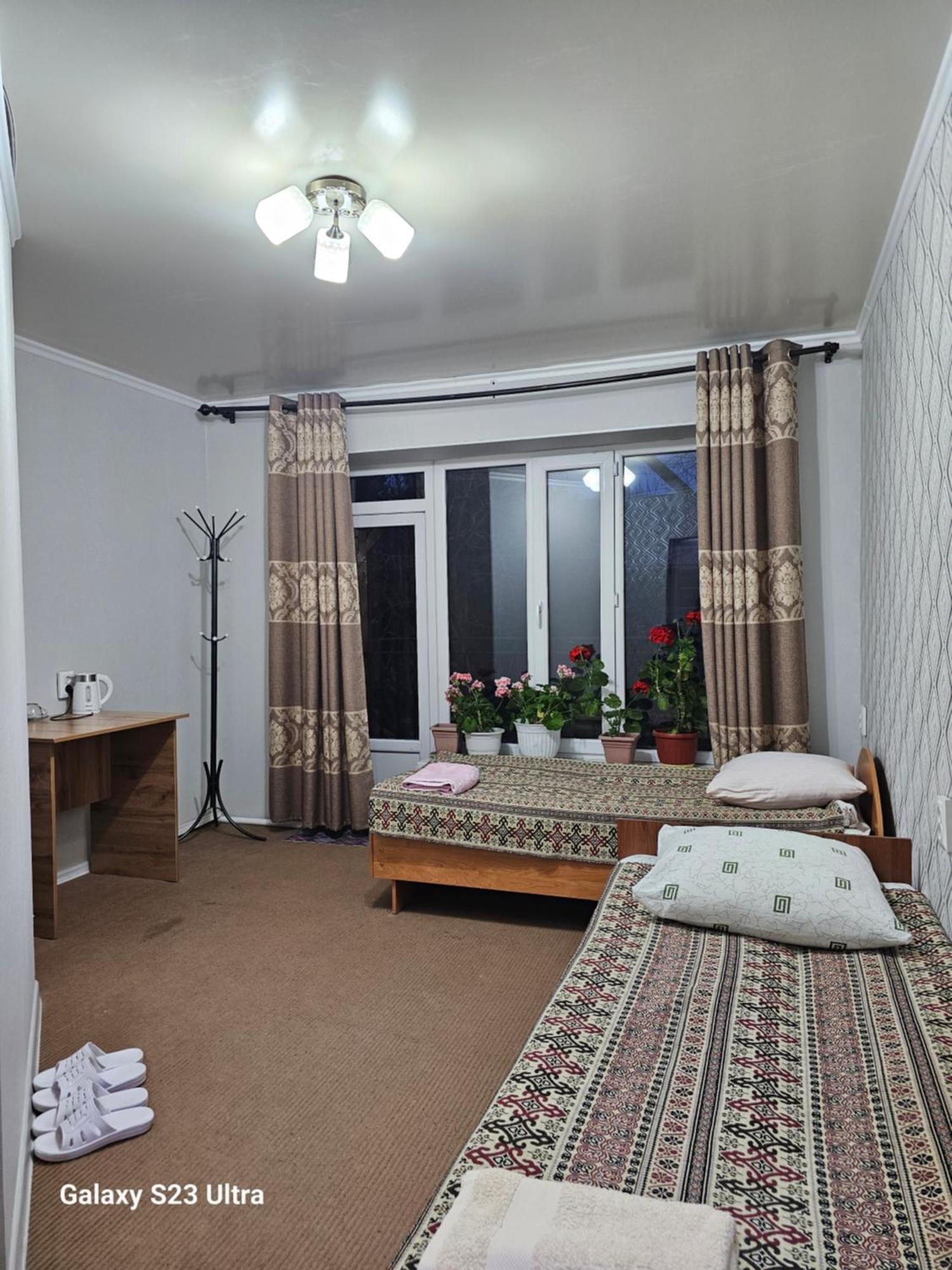 Guest House Mira Kochkor Exterior foto